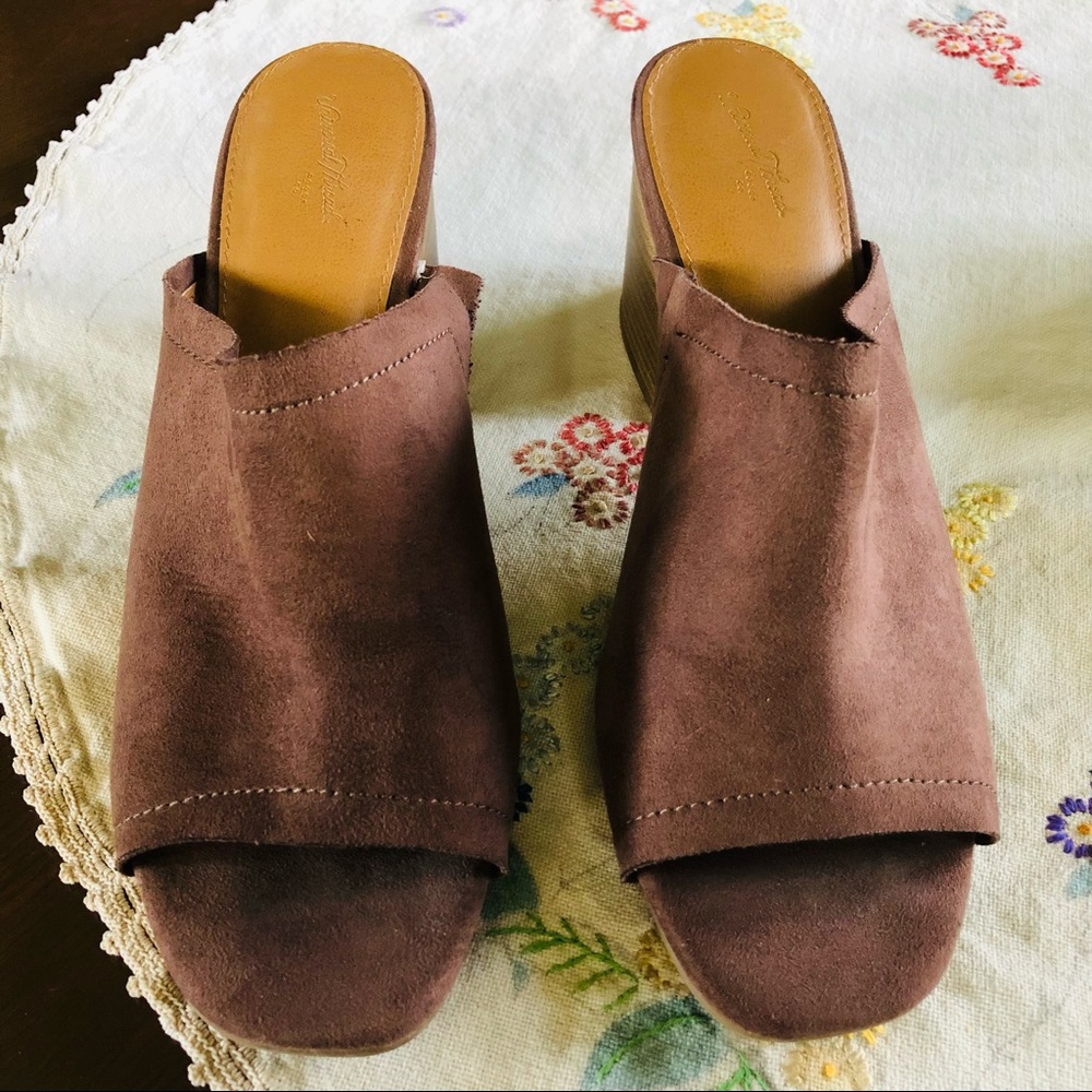 Universal Thread Taupe Open Toe Mule. Chunky Heel. Size 9.5 - Picture 2 of 7